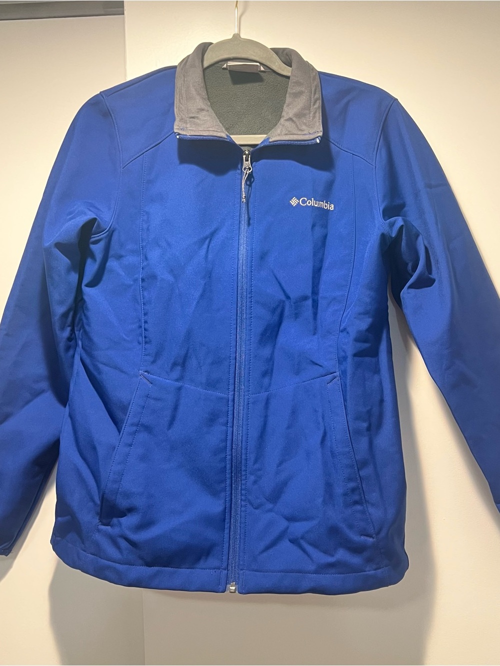 Columbia Soft Shell Blue Jacket with Gray Collar Small